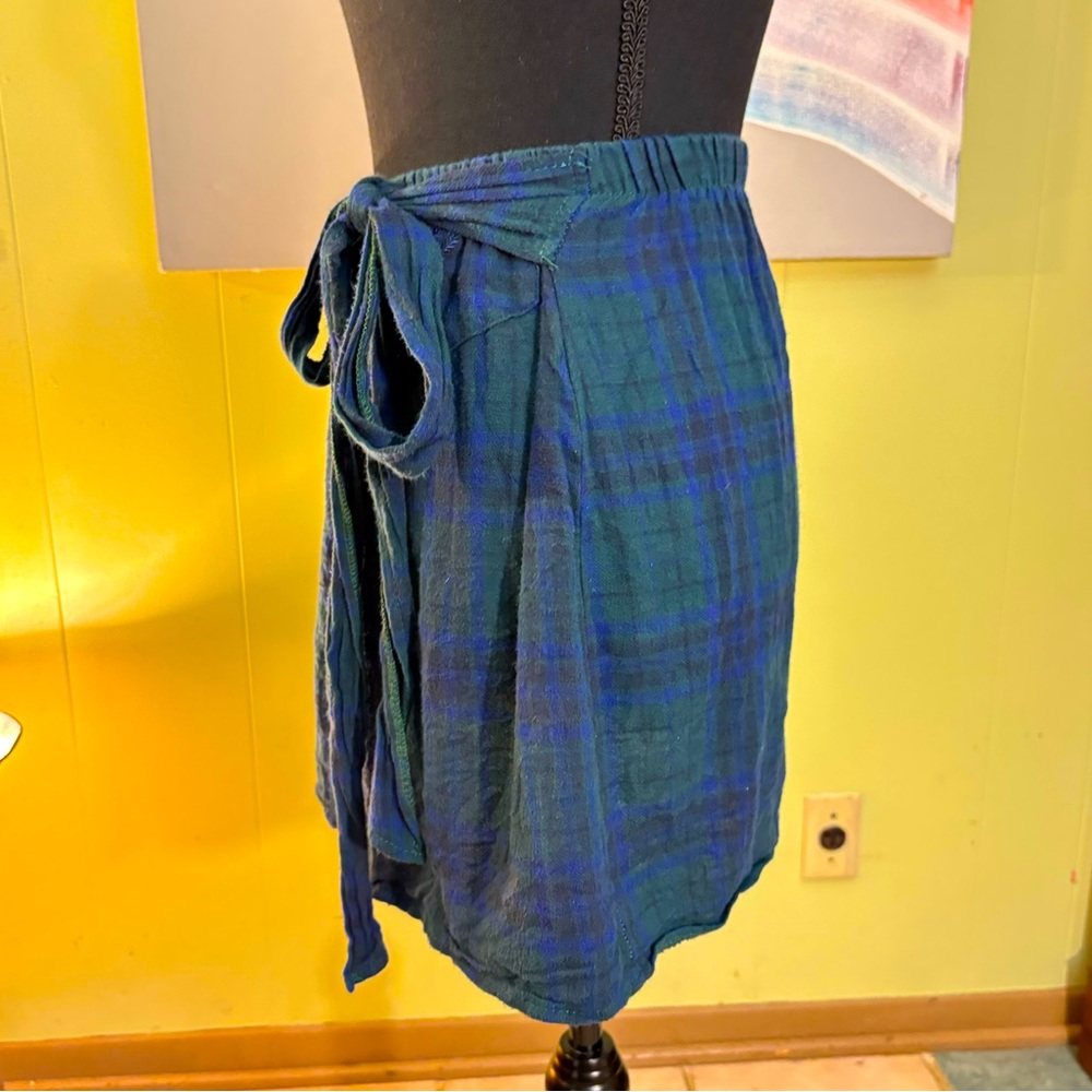 Urban Renewal UO Green + Blue Plaid T-shirt Button Up Skirt w/ Tie Size S/M P/M